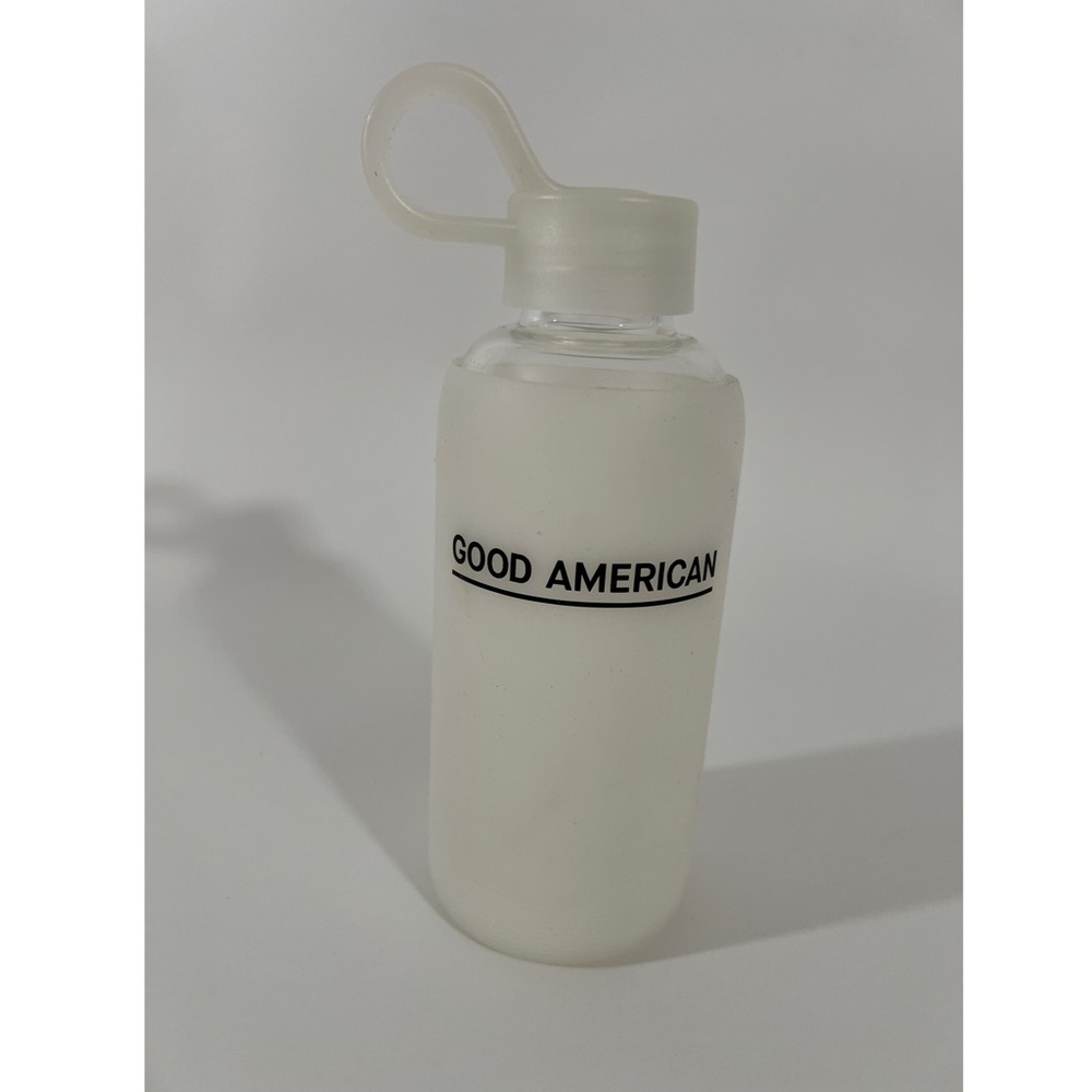 Good American Water Bottle 12 Ounce Capacity Borosilicate Glass Strong Silicone